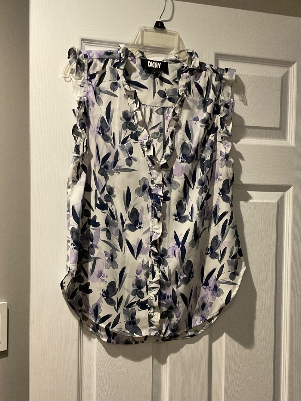 DKNY White Sleeveless Floral Ruffle Front Blouse